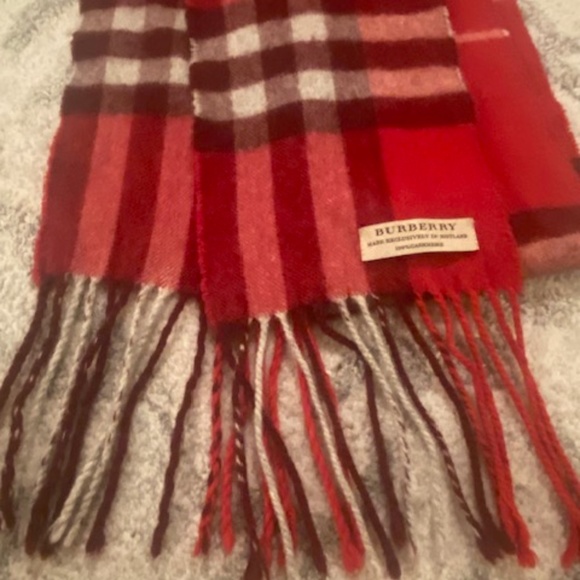 Burberry Check Cashmere Scarf - Picture 3 of 3